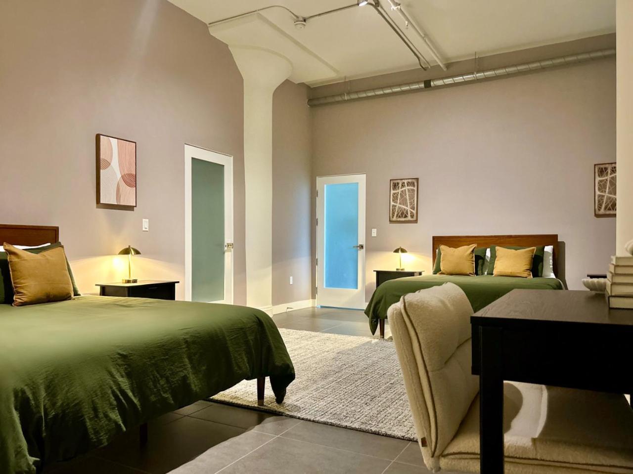 Industrial Style 2br Downtown La With Rooftop!