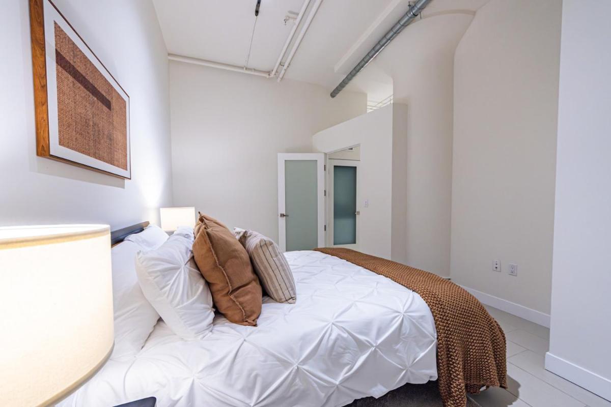 Industrial Style 2br Downtown La With Rooftop! Apartment