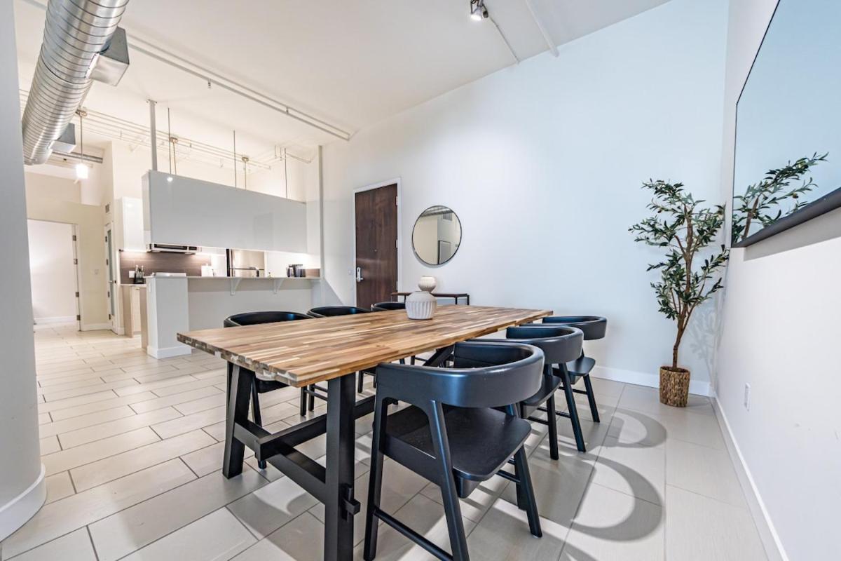 Apartment Industrial Style 2br Downtown La With Rooftop!